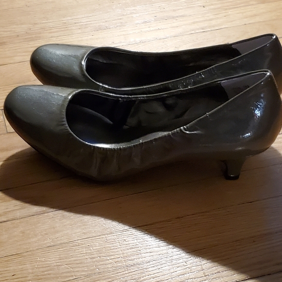 New ...me too metallic shoe - Picture 3 of 5